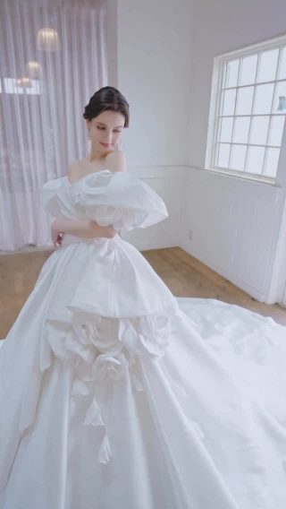 YUMI KATSURA OFFICIAL WEBSITE | ユミカツラ公式サイト｜ブライダル